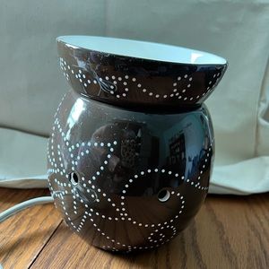 Scentsy Raised Polka Dot Black Flowers Deluxe Wax Warmer Retired Full Size